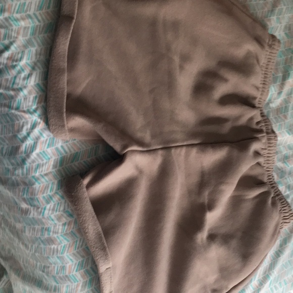 Tan cotton shorts size 3x Like new - Picture 4 of 5